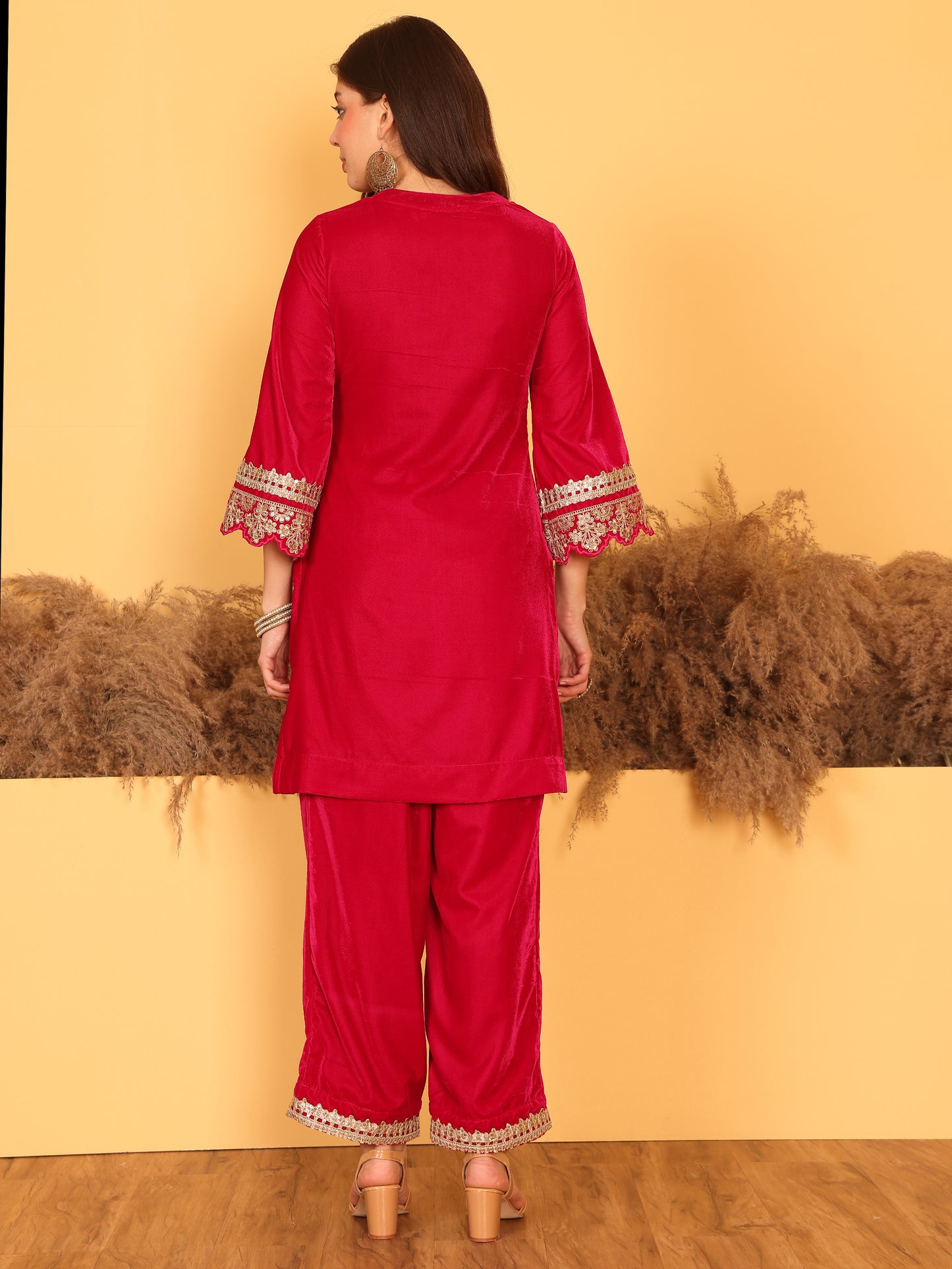 IRINE VELVET KURTA SET