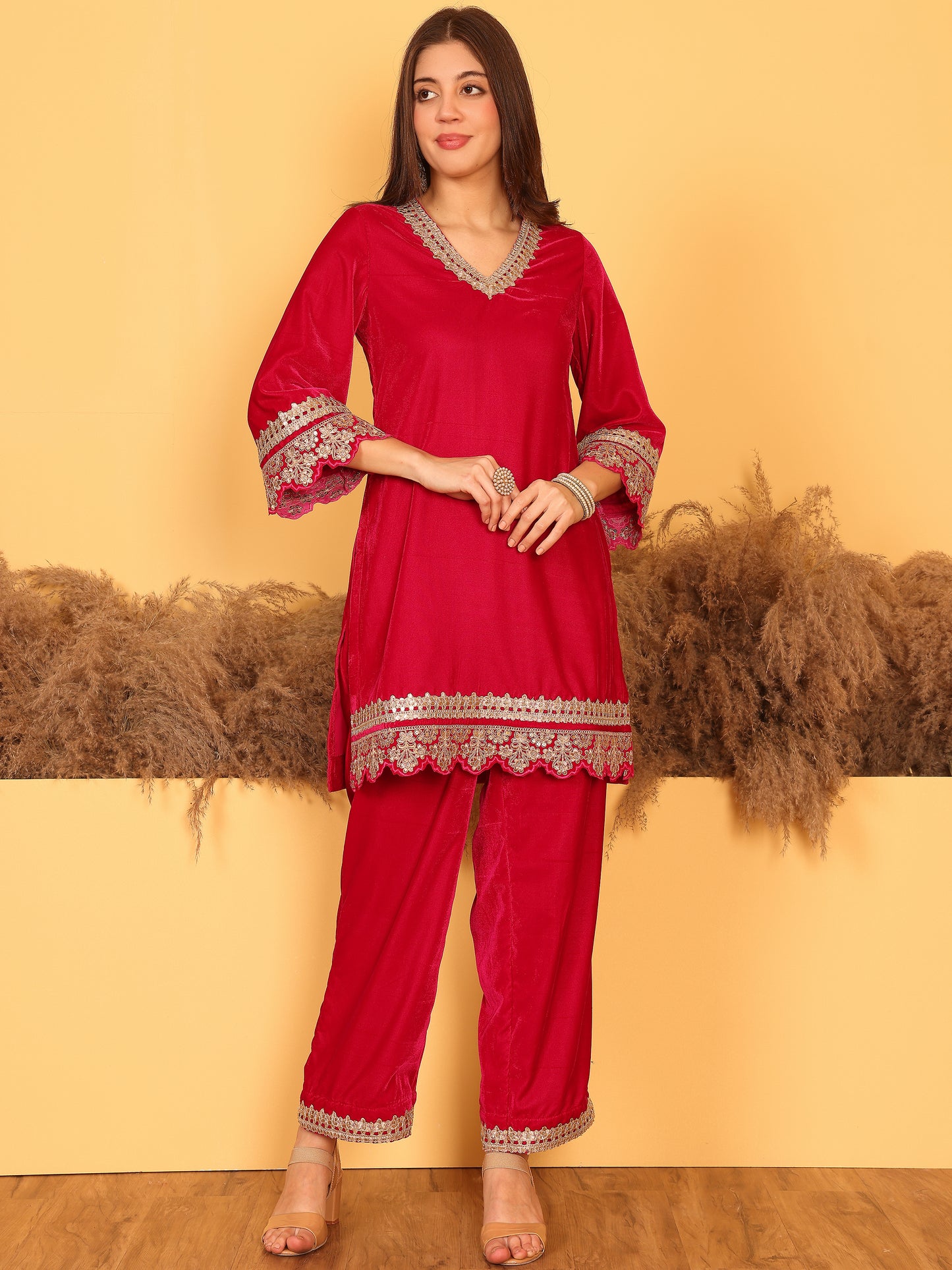 IRINE VELVET KURTA SET