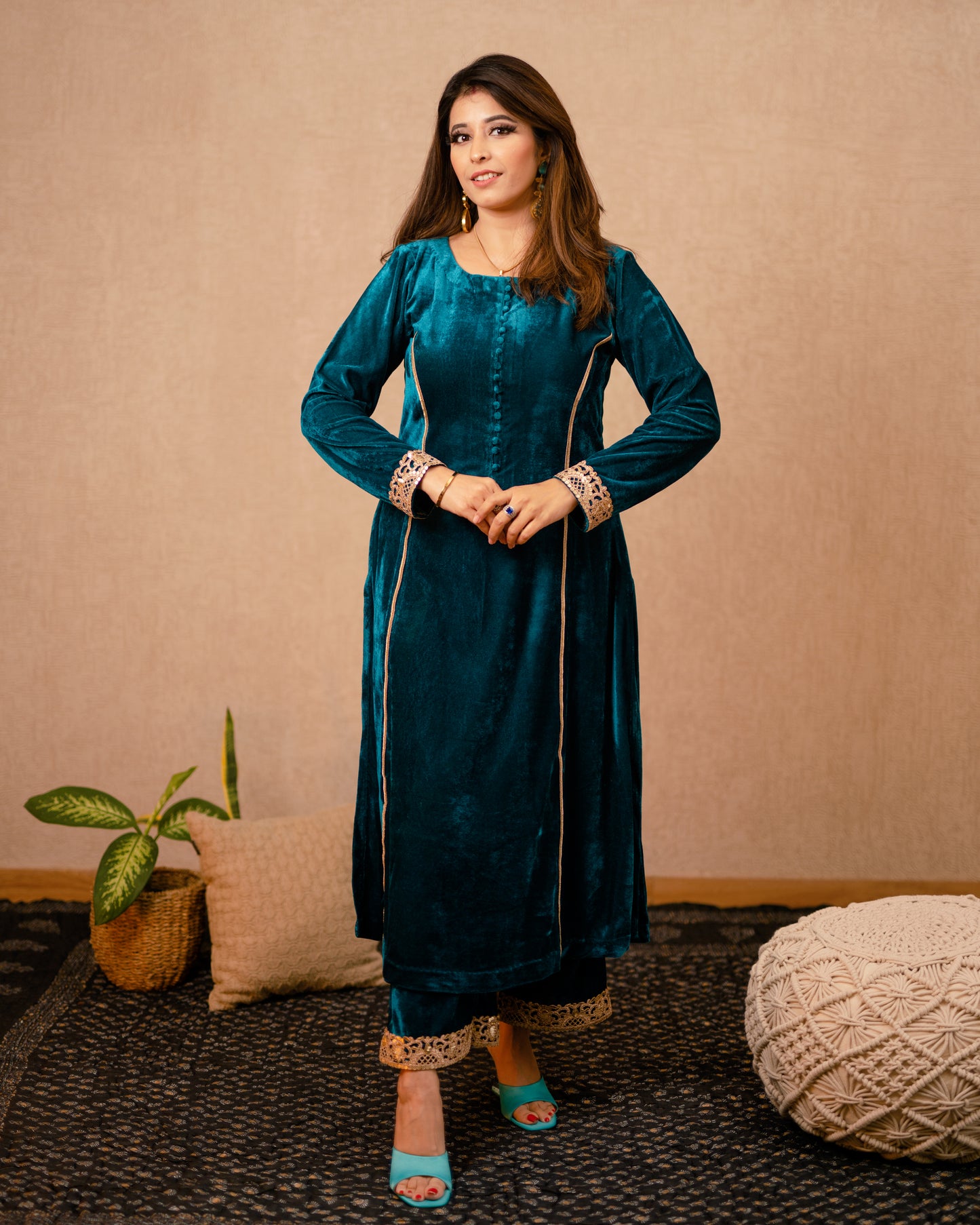 Firoza Velvet Suit Set